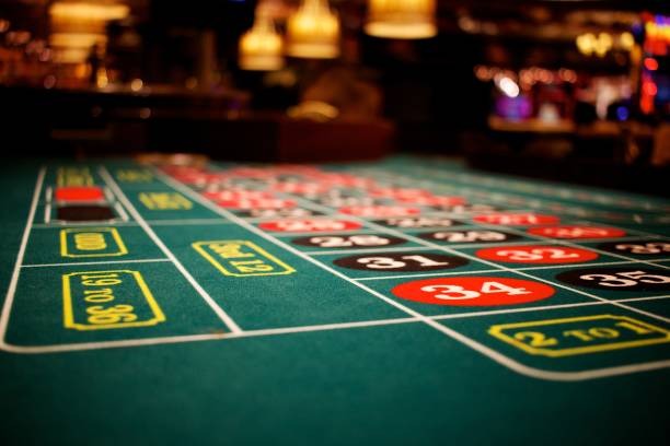 Enter your stake before the round begins. Kembang Kempis stake entry screen on Android mobile